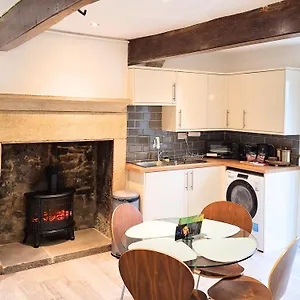 Two-bedroom - Sandstone Garden Patio - Free Parking - Pets Welcome Holiday home
